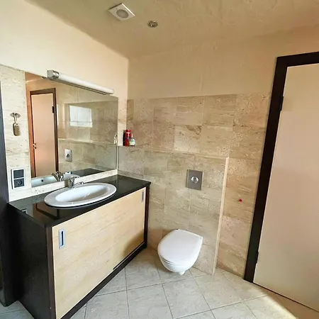 Daire In Seaside Neighbourhood