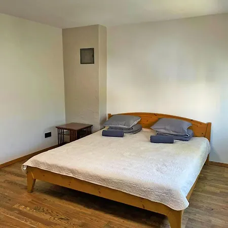 In Seaside Neighbourhood Daire