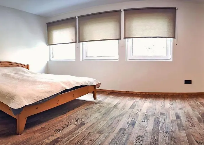 Apartment In Seaside Neighbourhood *